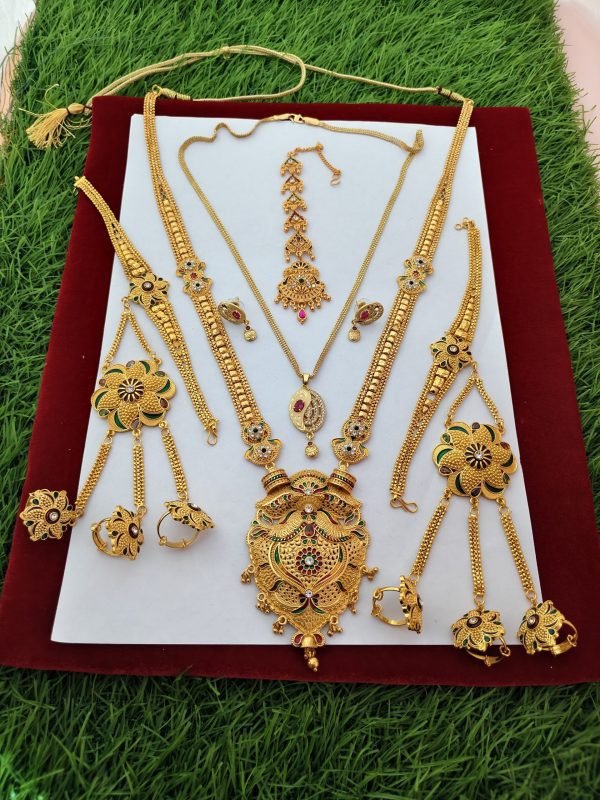 Hathful, Ramnavmi, pendant with chain,Tika